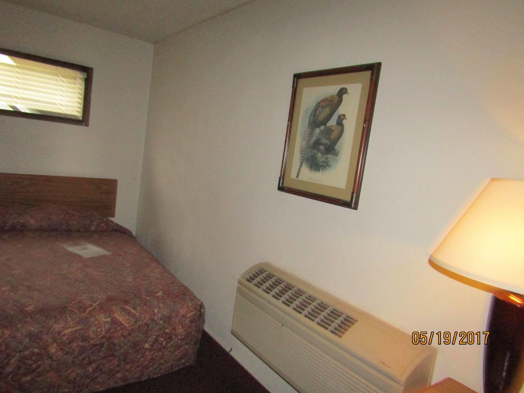 Dakota Inn Huron Εξωτερικό φωτογραφία