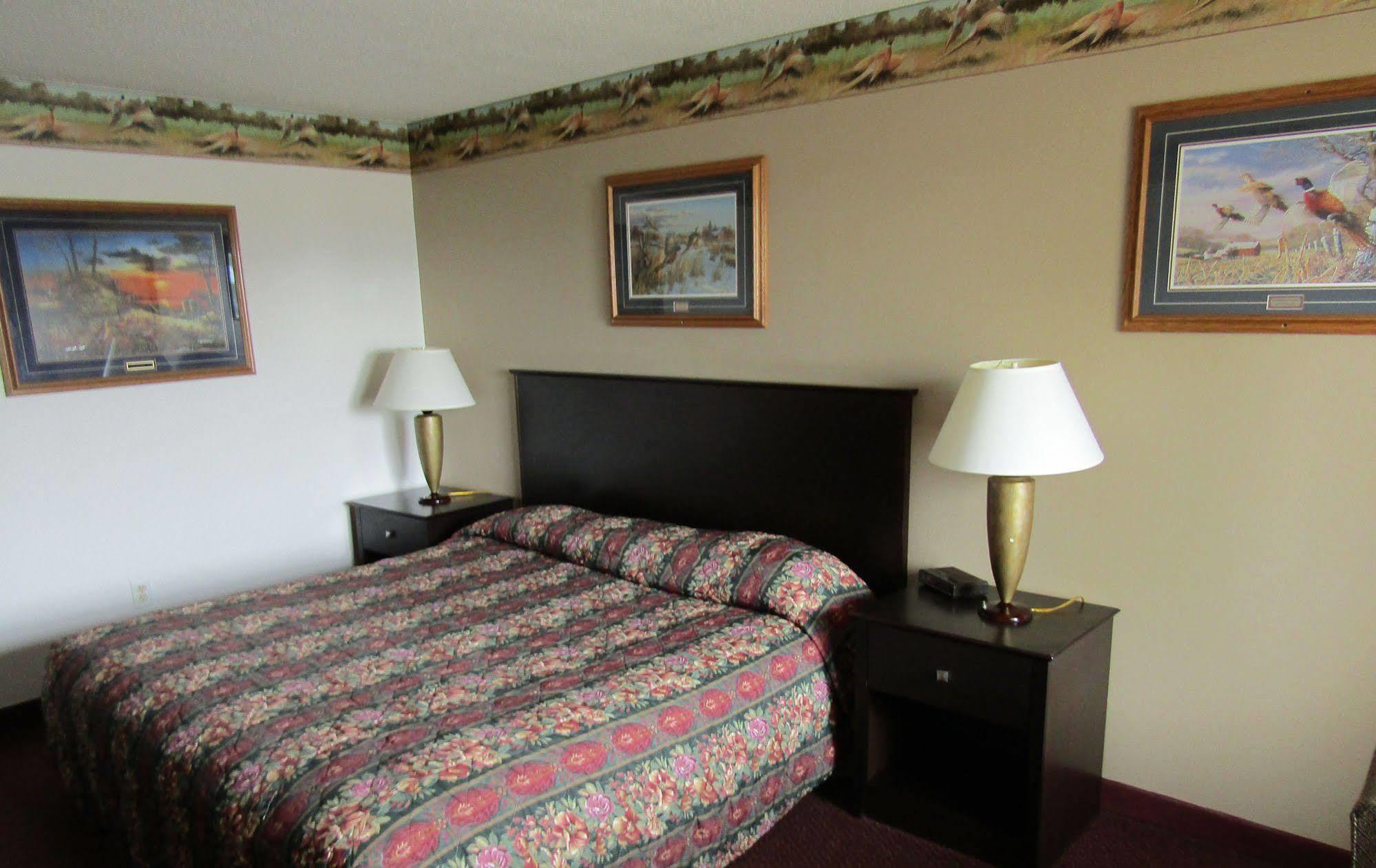 Dakota Inn Huron Εξωτερικό φωτογραφία