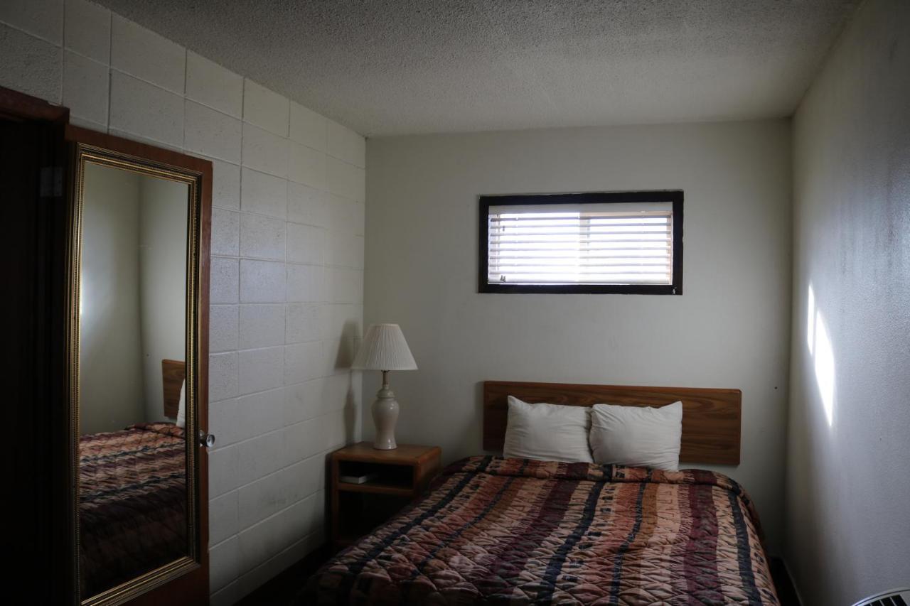 Dakota Inn Huron Εξωτερικό φωτογραφία