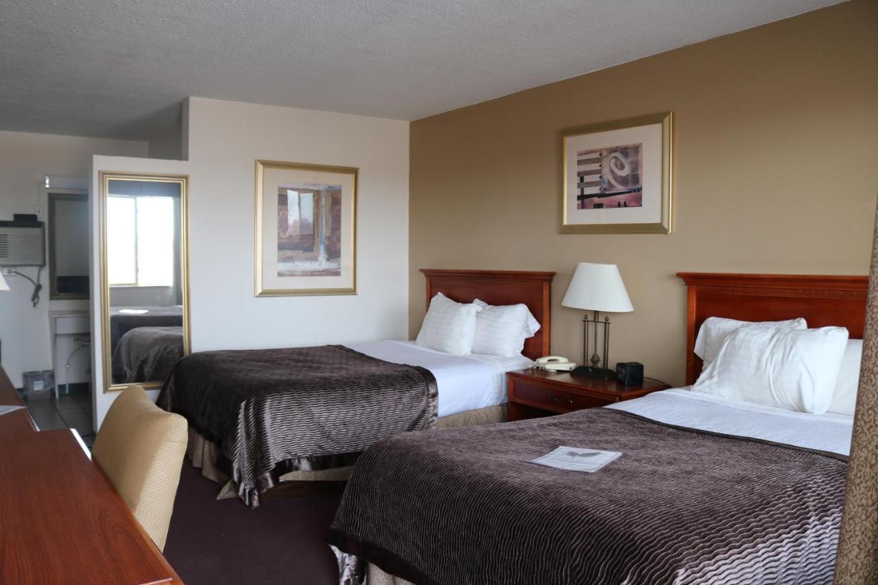Dakota Inn Huron Εξωτερικό φωτογραφία