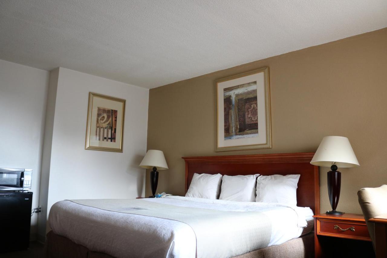Dakota Inn Huron Εξωτερικό φωτογραφία